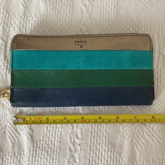 NWOT Fossil wristlet - Picture 6 of 8
